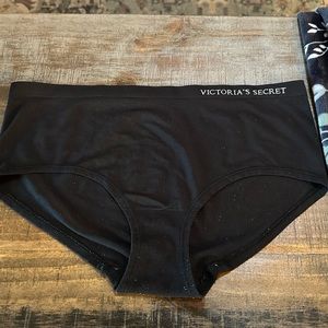 ⚡️5 for $25⚡️Victoria’s Secret hiphugger/hipster underwear in Black size L